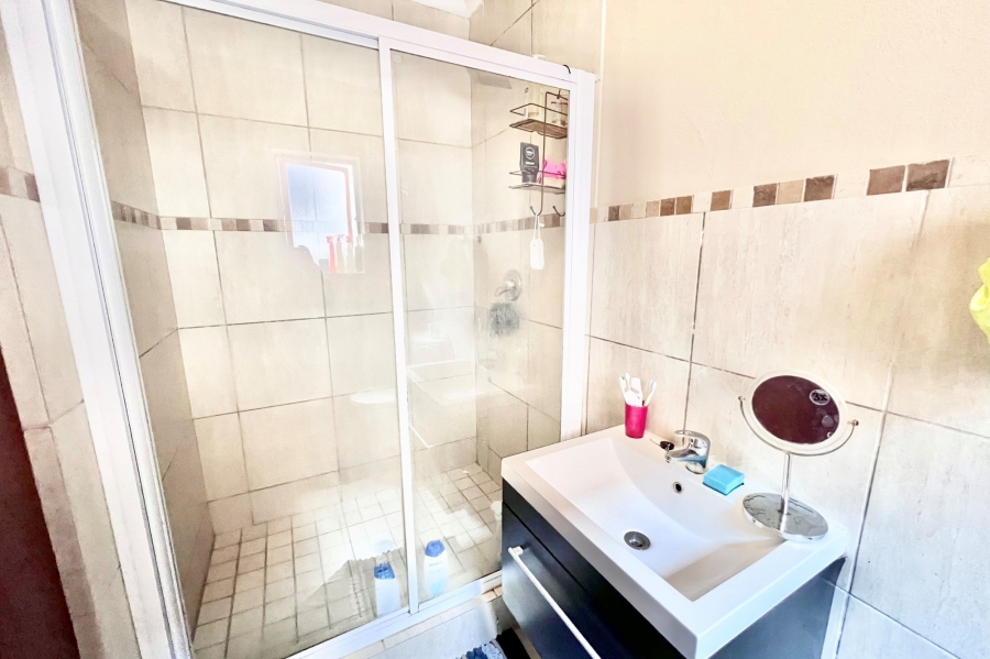 To Let 3 Bedroom Property for Rent in Noordwyk Gauteng