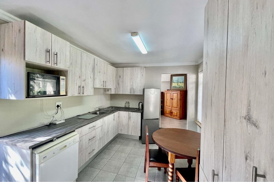 To Let 1 Bedroom Property for Rent in Emmarentia Gauteng