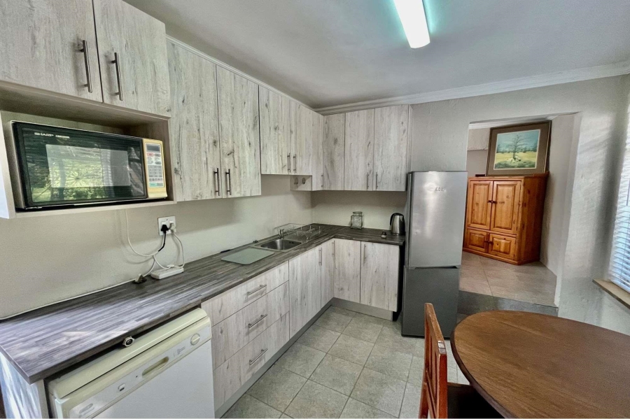 To Let 1 Bedroom Property for Rent in Emmarentia Gauteng