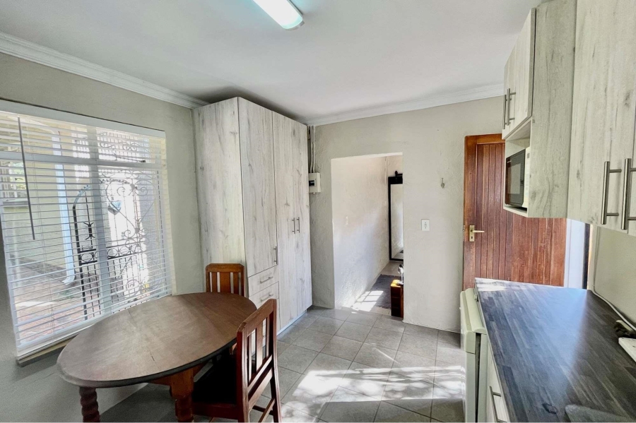 To Let 1 Bedroom Property for Rent in Emmarentia Gauteng