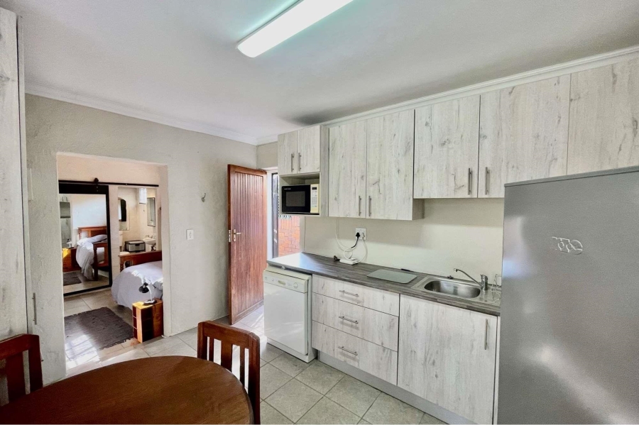 To Let 1 Bedroom Property for Rent in Emmarentia Gauteng