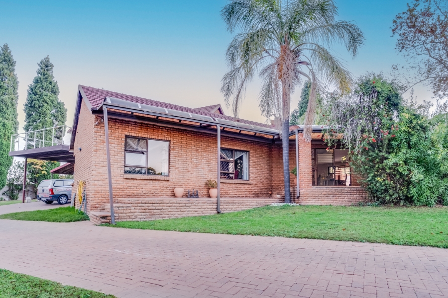 4 Bedroom Property for Sale in Paulshof Gauteng