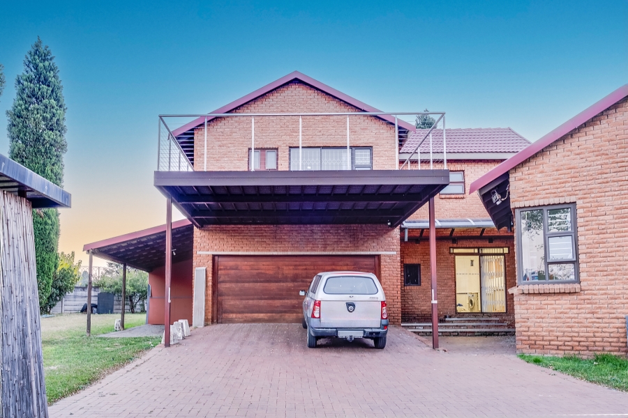 4 Bedroom Property for Sale in Paulshof Gauteng