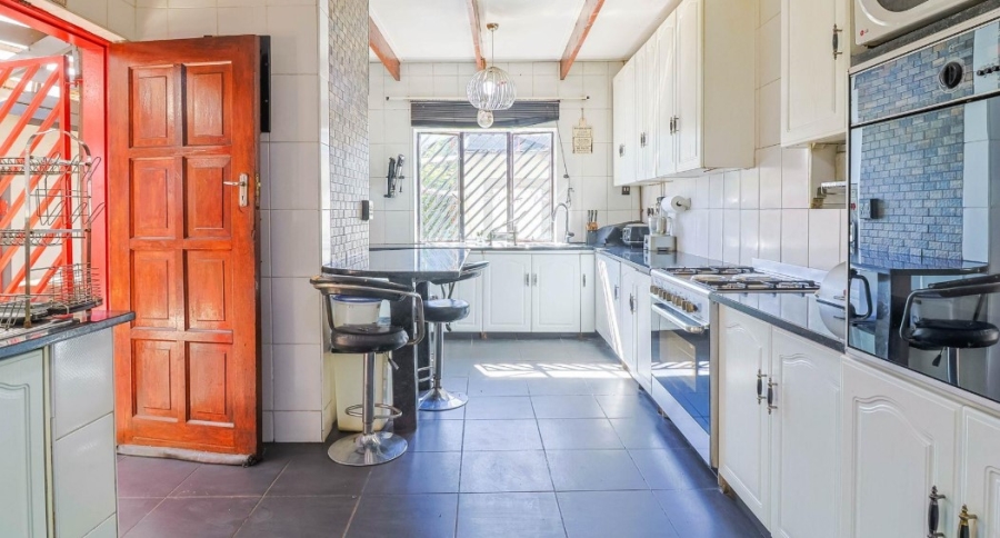 4 Bedroom Property for Sale in Rewlatch Gauteng
