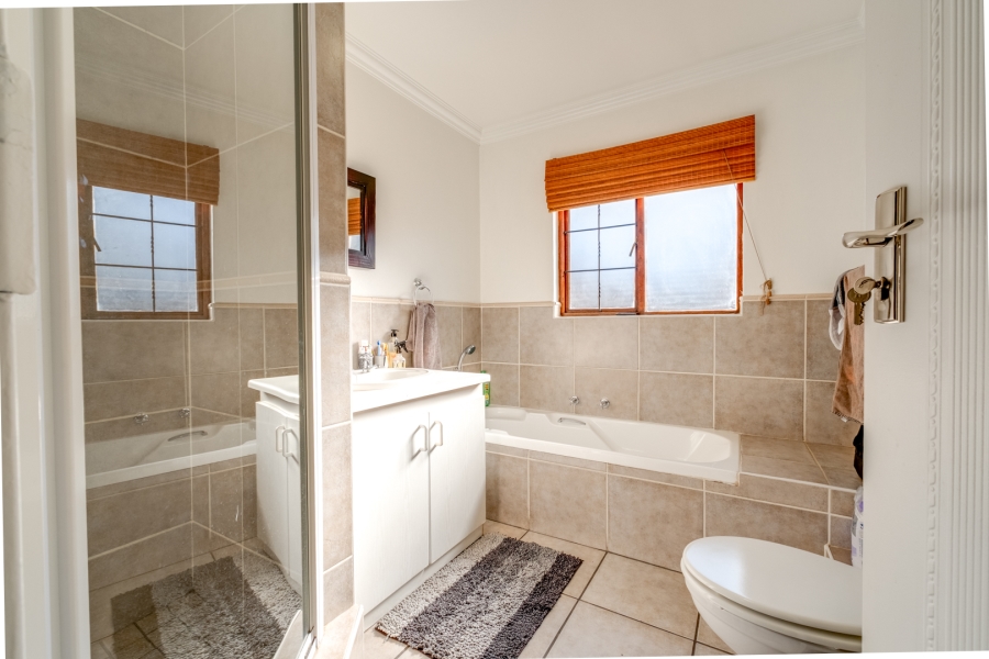 3 Bedroom Property for Sale in Beverley Gauteng