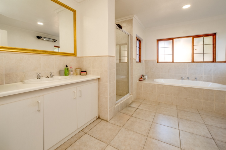 3 Bedroom Property for Sale in Beverley Gauteng