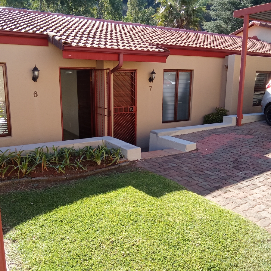 1 Bedroom Property for Sale in Roodekrans Gauteng