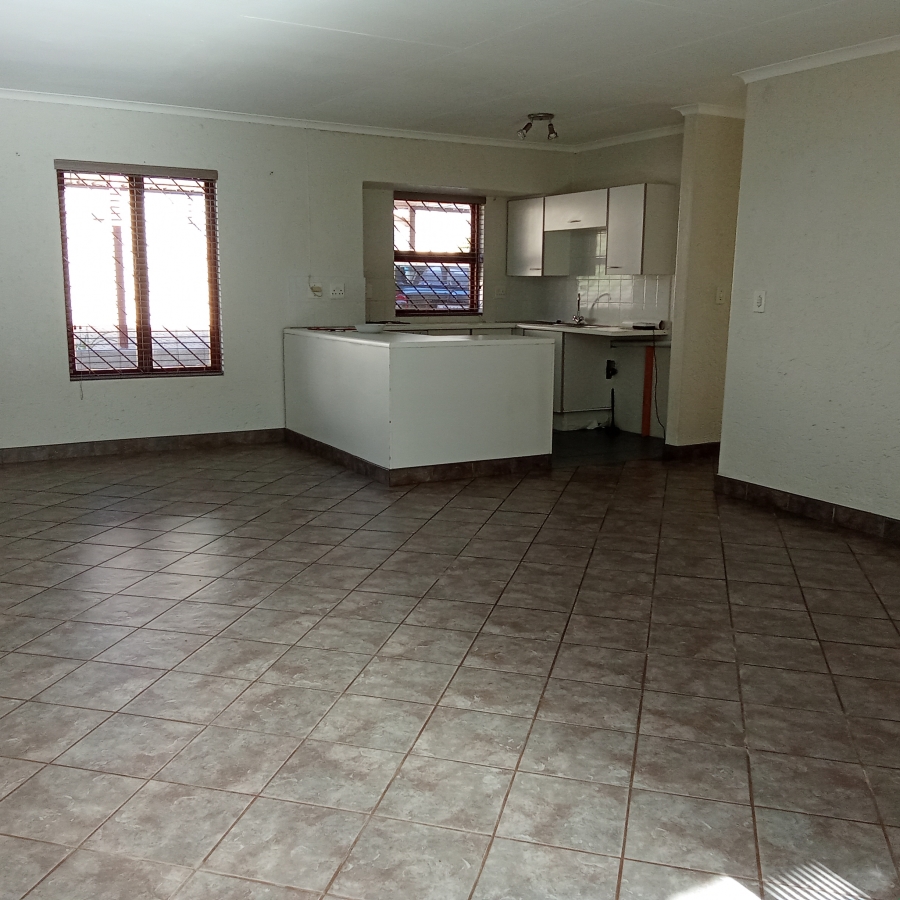 1 Bedroom Property for Sale in Roodekrans Gauteng