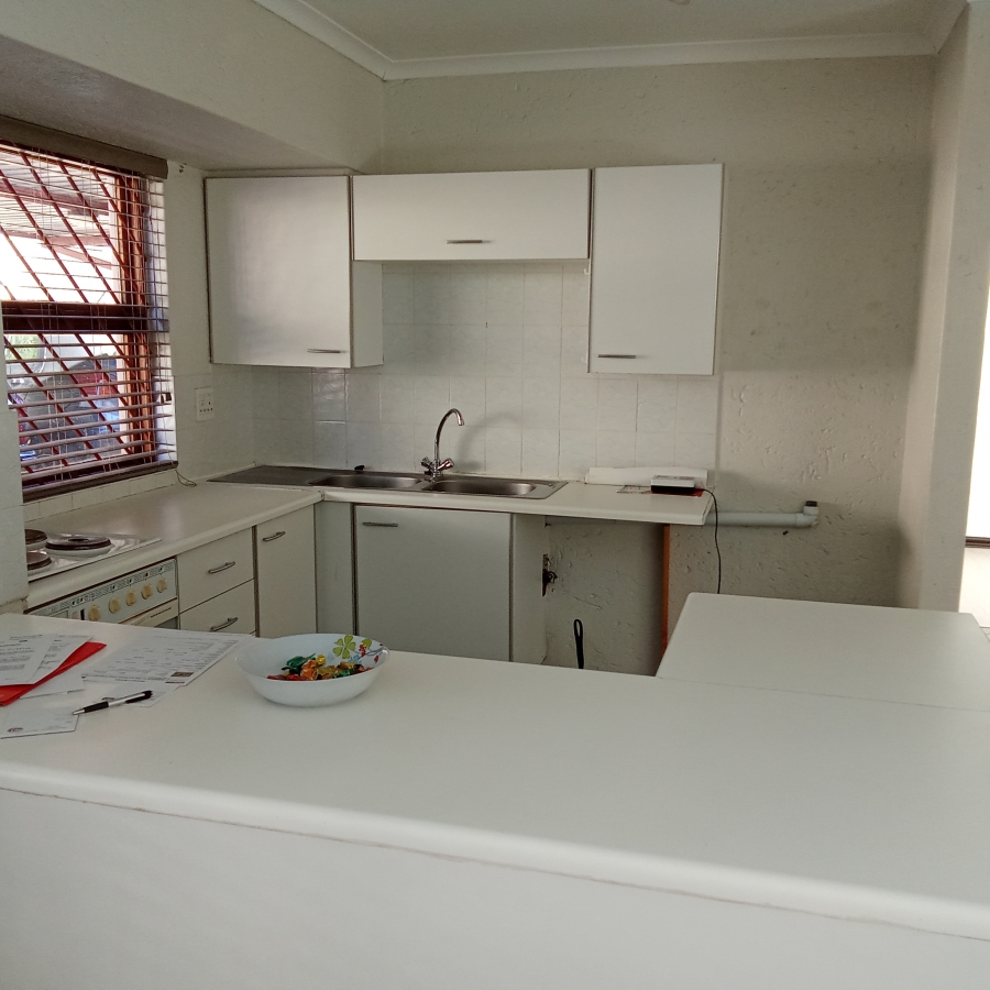 1 Bedroom Property for Sale in Roodekrans Gauteng