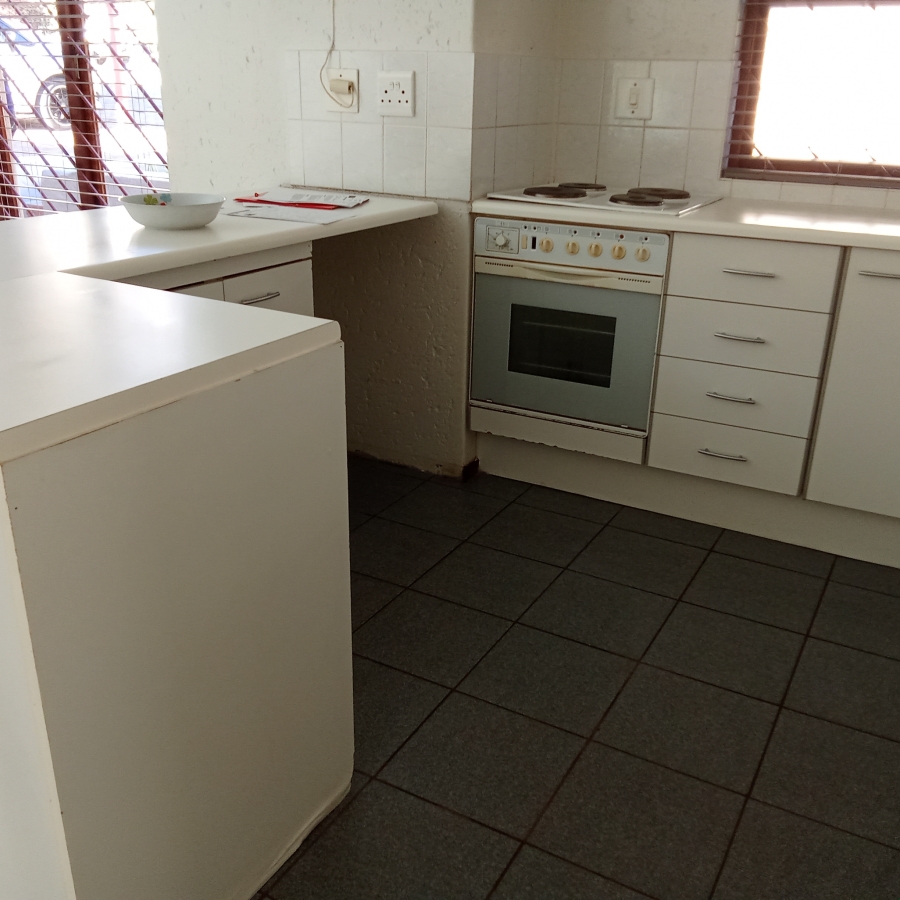 1 Bedroom Property for Sale in Roodekrans Gauteng