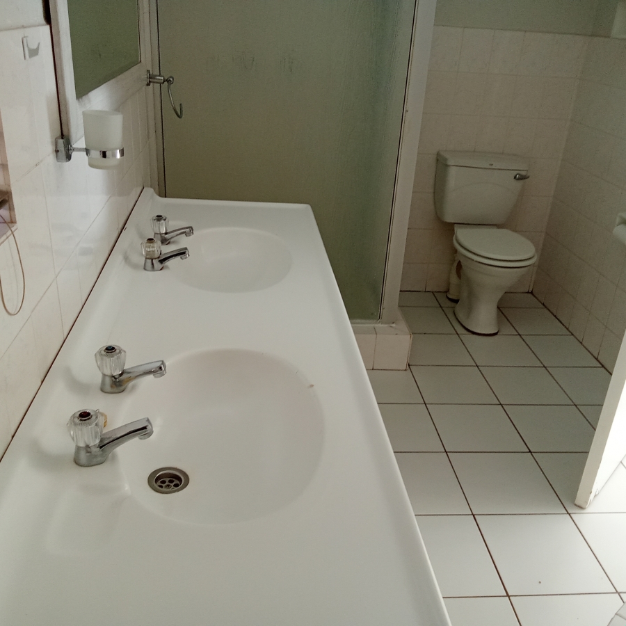 1 Bedroom Property for Sale in Roodekrans Gauteng