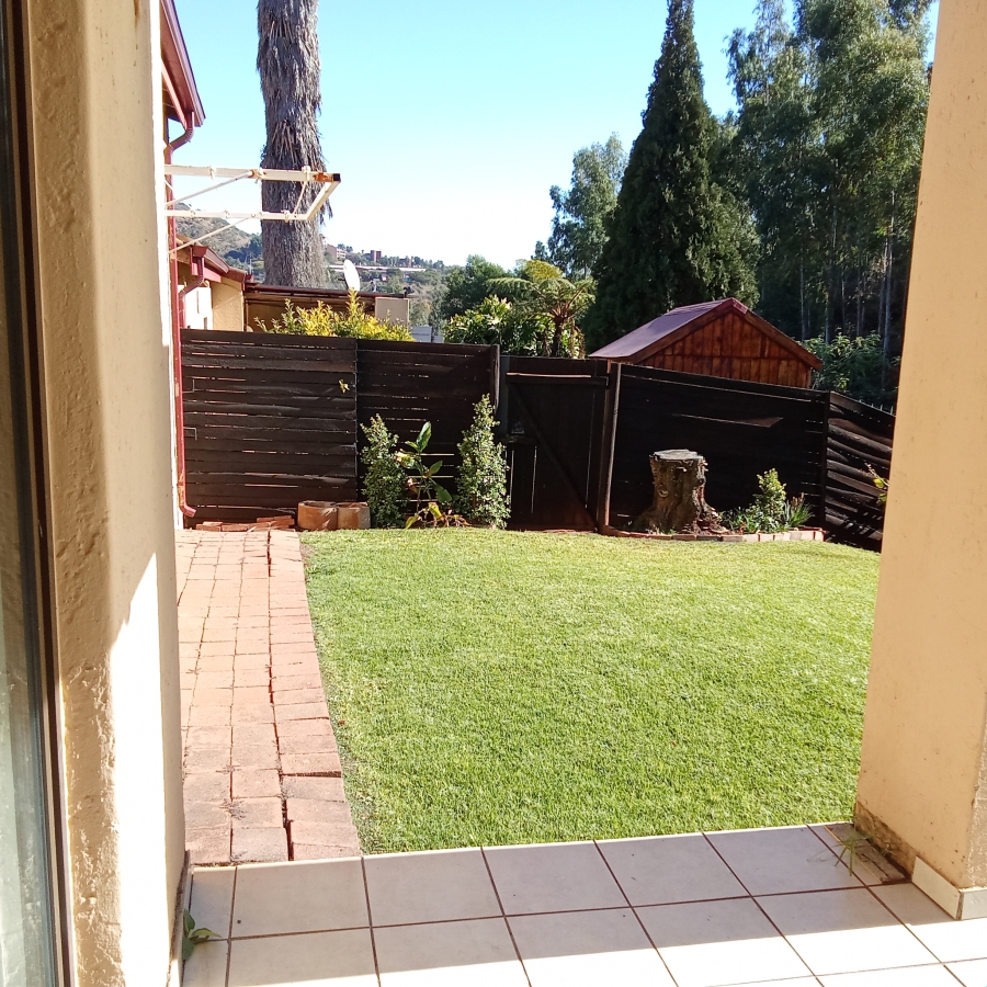 1 Bedroom Property for Sale in Roodekrans Gauteng