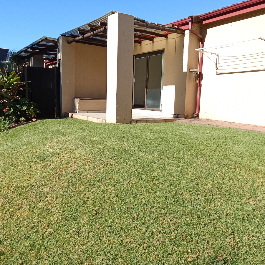 1 Bedroom Property for Sale in Roodekrans Gauteng