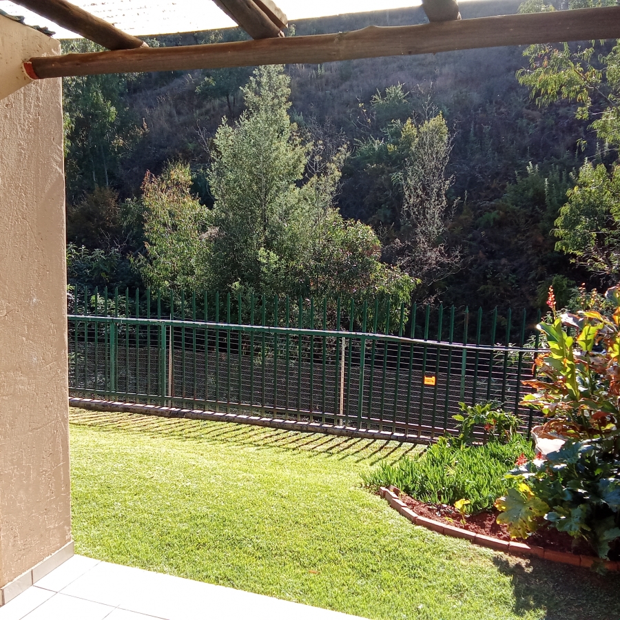 1 Bedroom Property for Sale in Roodekrans Gauteng