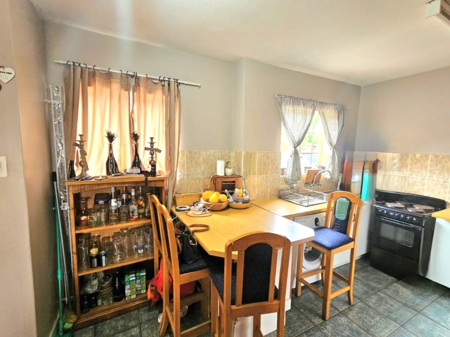 To Let 1 Bedroom Property for Rent in Die Hoewes Gauteng
