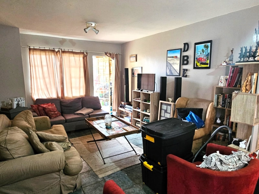 To Let 1 Bedroom Property for Rent in Die Hoewes Gauteng