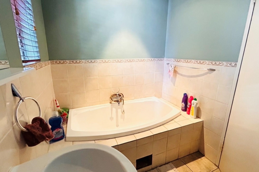 4 Bedroom Property for Sale in Lydiana Gauteng