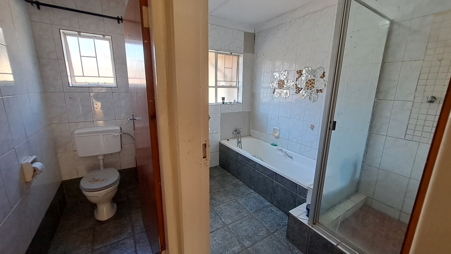 3 Bedroom Property for Sale in Rensburg Gauteng