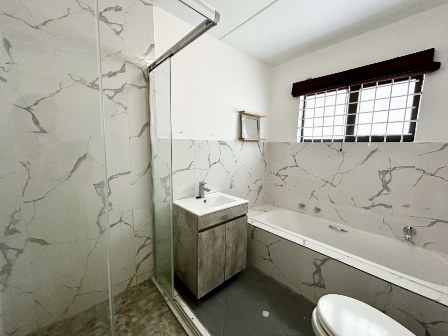 2 Bedroom Property for Sale in Sunninghill Gauteng