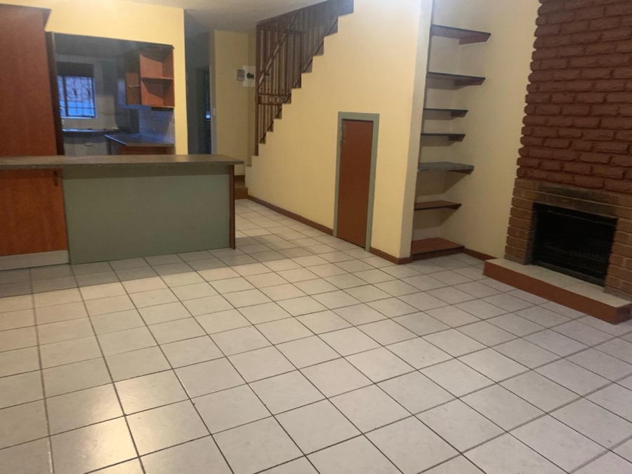 2 Bedroom Property for Sale in Fontainebleau Gauteng