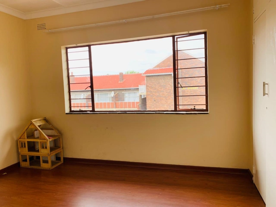 2 Bedroom Property for Sale in Fontainebleau Gauteng