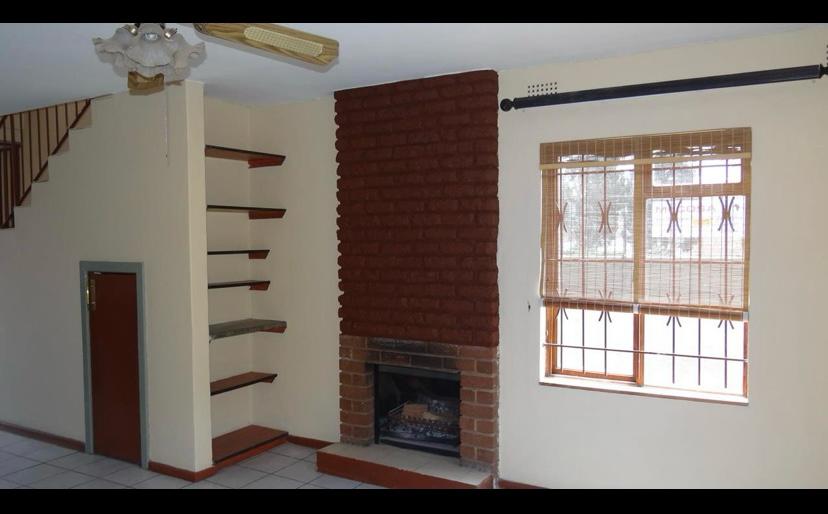 2 Bedroom Property for Sale in Fontainebleau Gauteng