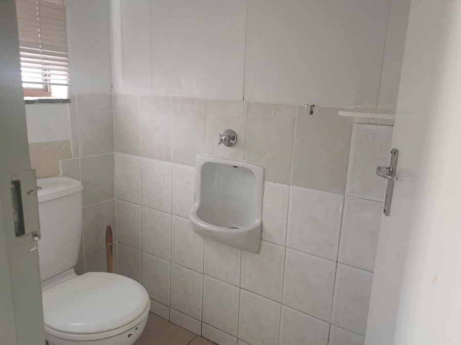 2 Bedroom Property for Sale in Fontainebleau Gauteng