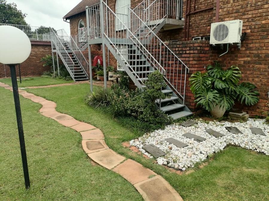 To Let 2 Bedroom Property for Rent in Kilner Park Gauteng