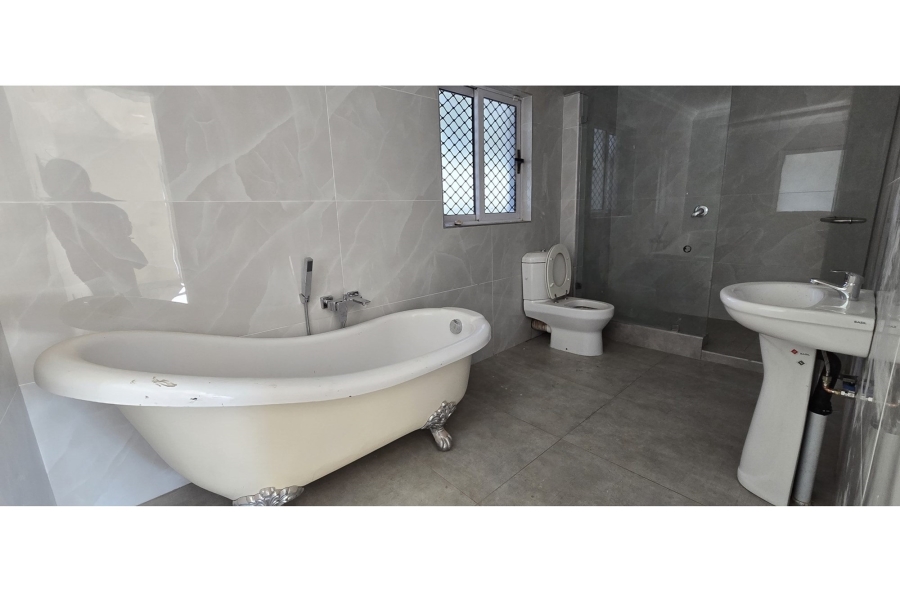 5 Bedroom Property for Sale in Wierda Park Gauteng