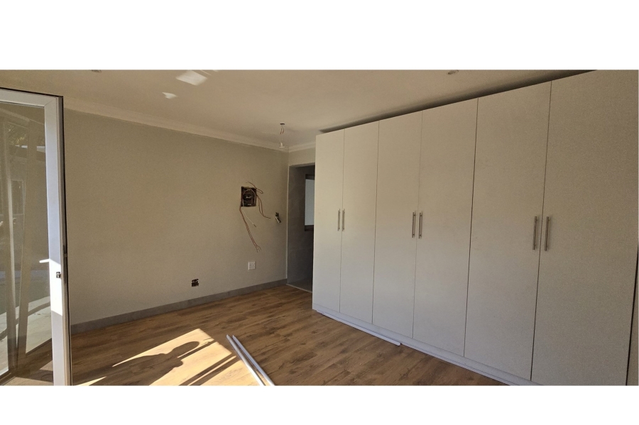 5 Bedroom Property for Sale in Wierda Park Gauteng