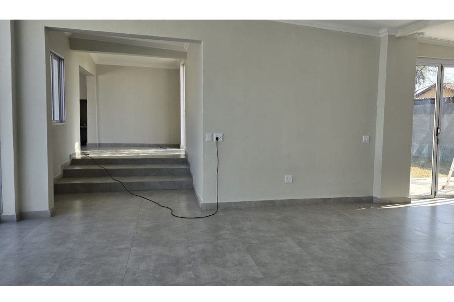 5 Bedroom Property for Sale in Wierda Park Gauteng
