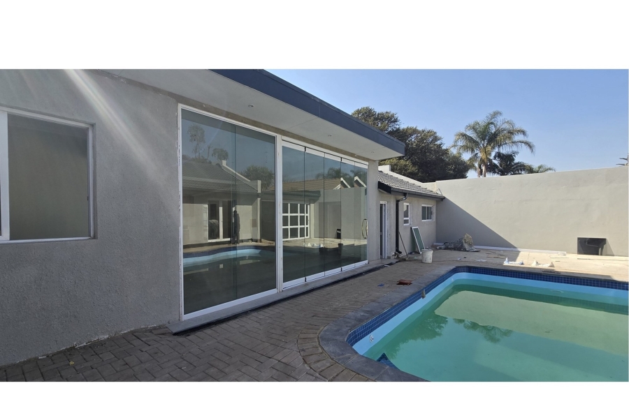 5 Bedroom Property for Sale in Wierda Park Gauteng