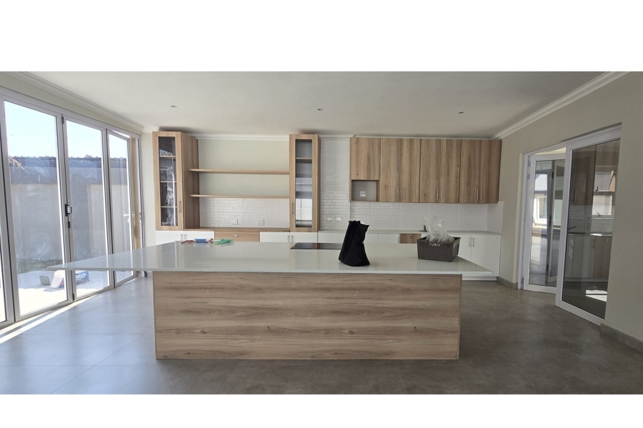 5 Bedroom Property for Sale in Wierda Park Gauteng