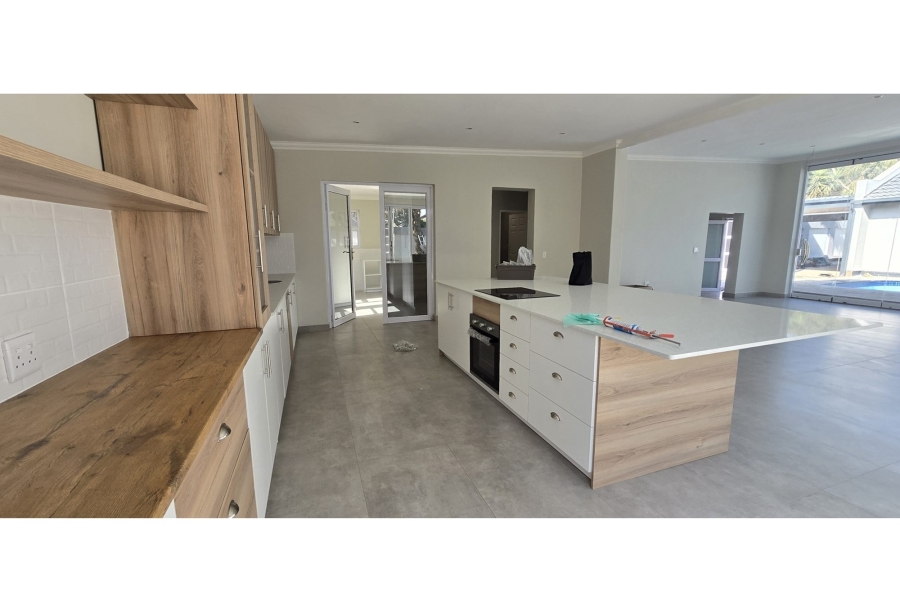 5 Bedroom Property for Sale in Wierda Park Gauteng