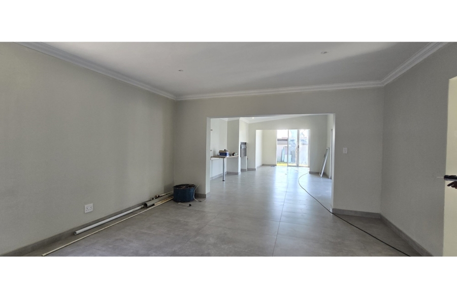 5 Bedroom Property for Sale in Wierda Park Gauteng