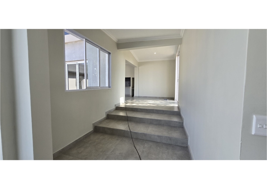 5 Bedroom Property for Sale in Wierda Park Gauteng