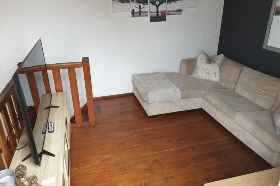 To Let 1 Bedroom Property for Rent in Douglasdale Gauteng