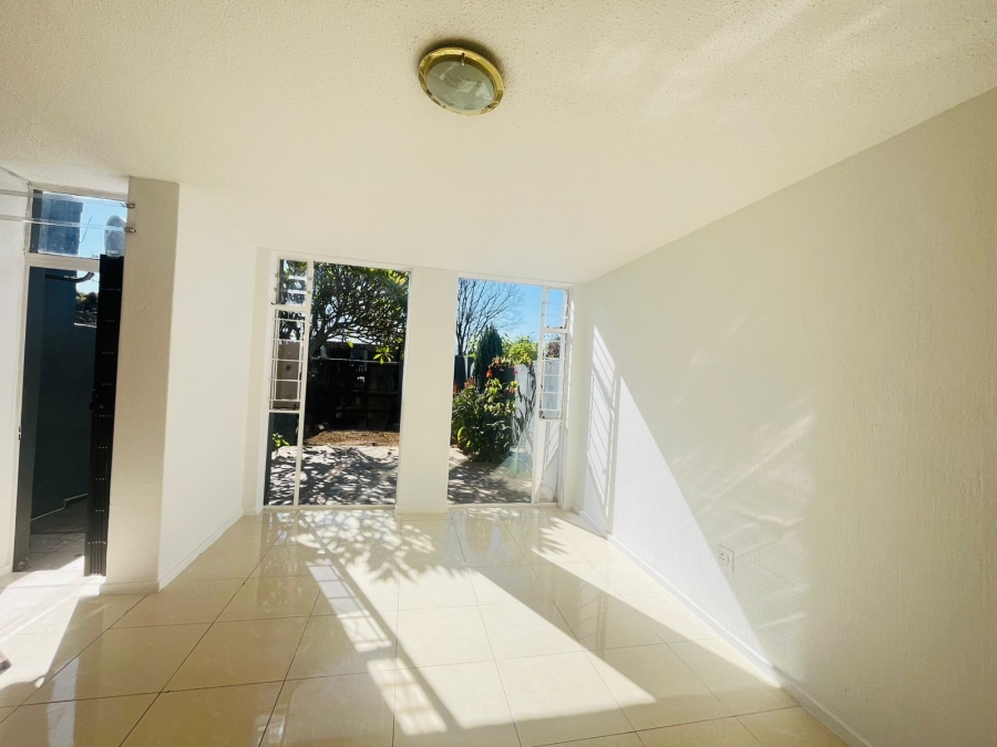 To Let 2 Bedroom Property for Rent in Northcliff Gauteng