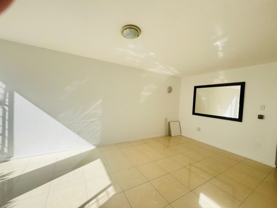 To Let 2 Bedroom Property for Rent in Northcliff Gauteng