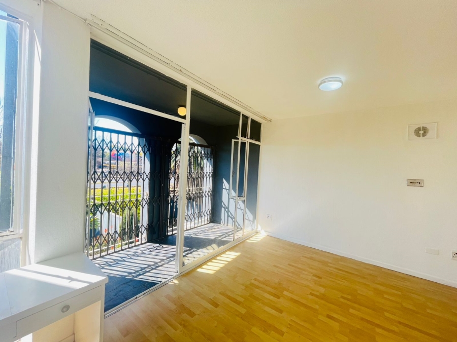 To Let 2 Bedroom Property for Rent in Northcliff Gauteng
