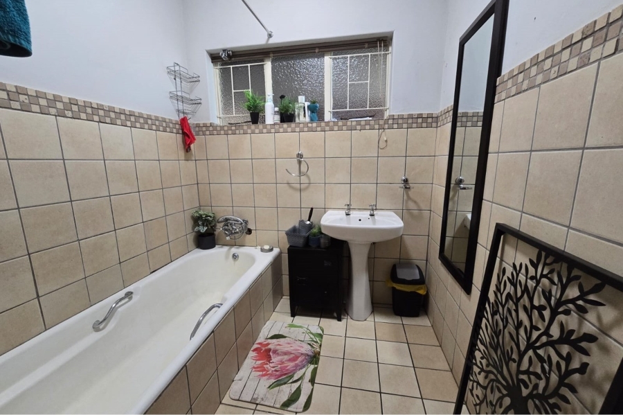 4 Bedroom Property for Sale in Sinoville Gauteng