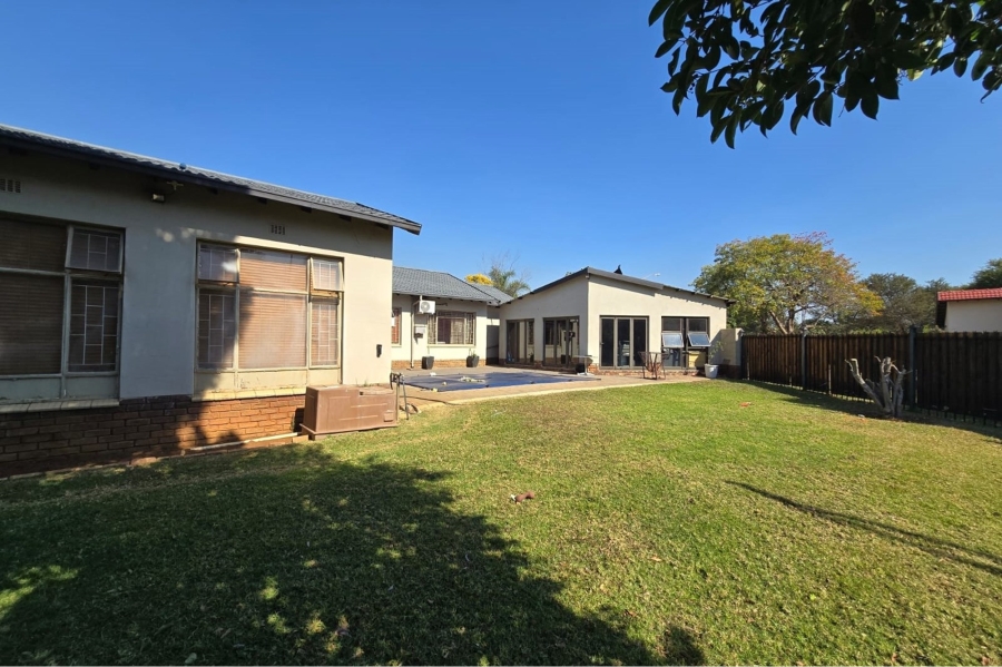 4 Bedroom Property for Sale in Sinoville Gauteng