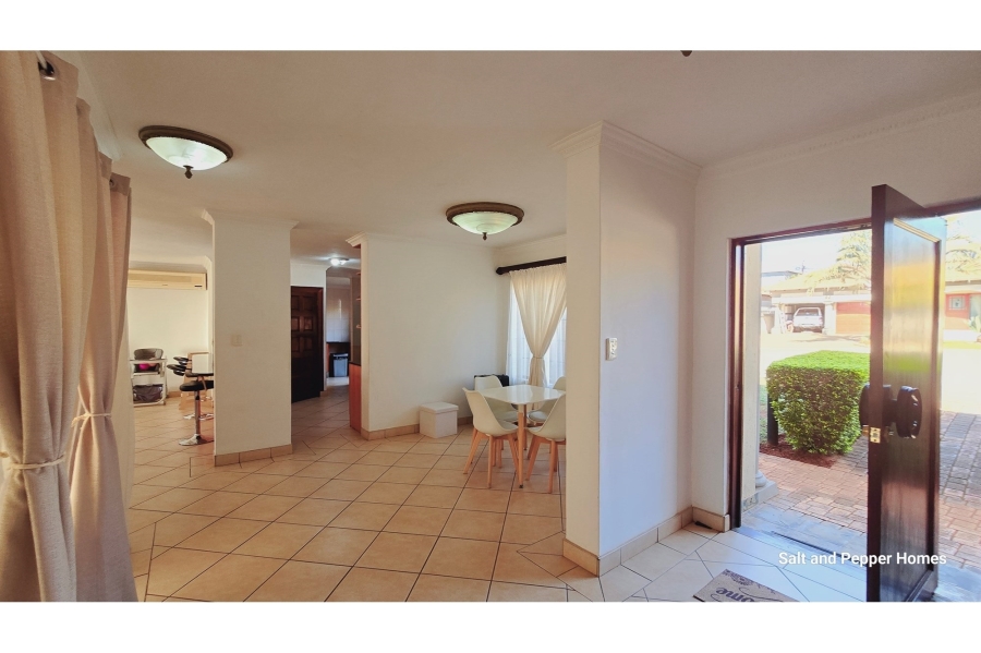 To Let 3 Bedroom Property for Rent in Rose Acres Estate Gauteng