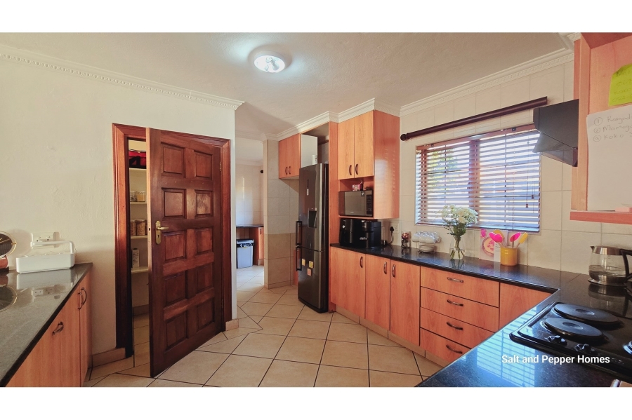To Let 3 Bedroom Property for Rent in Rose Acres Estate Gauteng