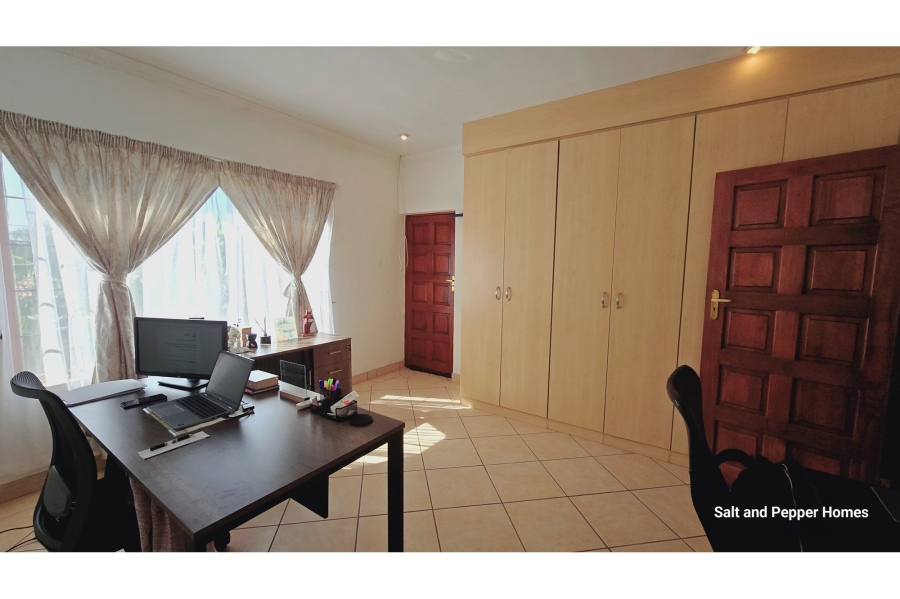 To Let 3 Bedroom Property for Rent in Rose Acres Estate Gauteng