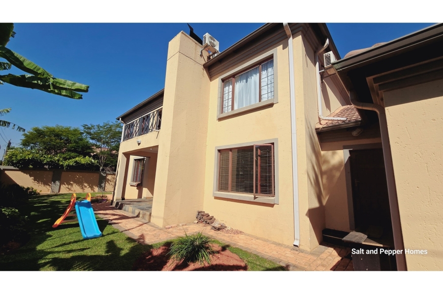 To Let 3 Bedroom Property for Rent in Rose Acres Estate Gauteng