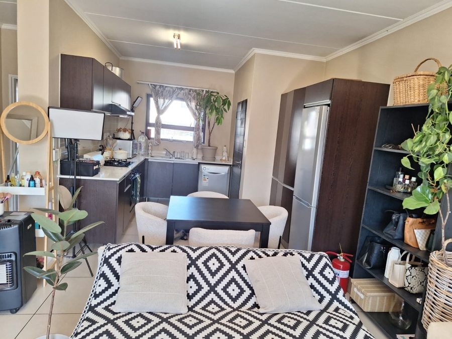 To Let 2 Bedroom Property for Rent in Fourways Gauteng