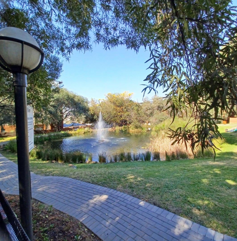 To Let 2 Bedroom Property for Rent in Fourways Gauteng