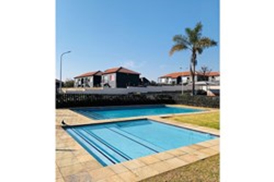 To Let 2 Bedroom Property for Rent in North Riding Gauteng