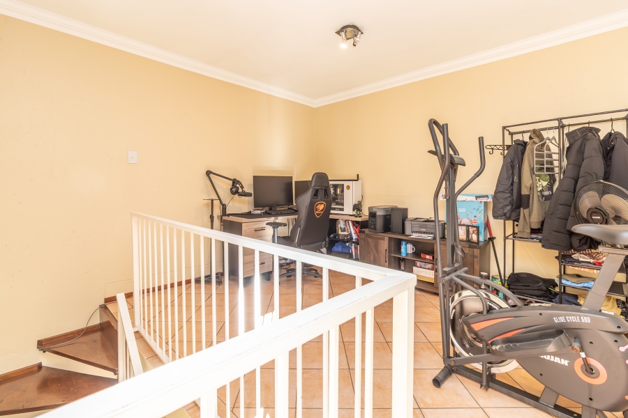 2 Bedroom Property for Sale in Sunninghill Gauteng